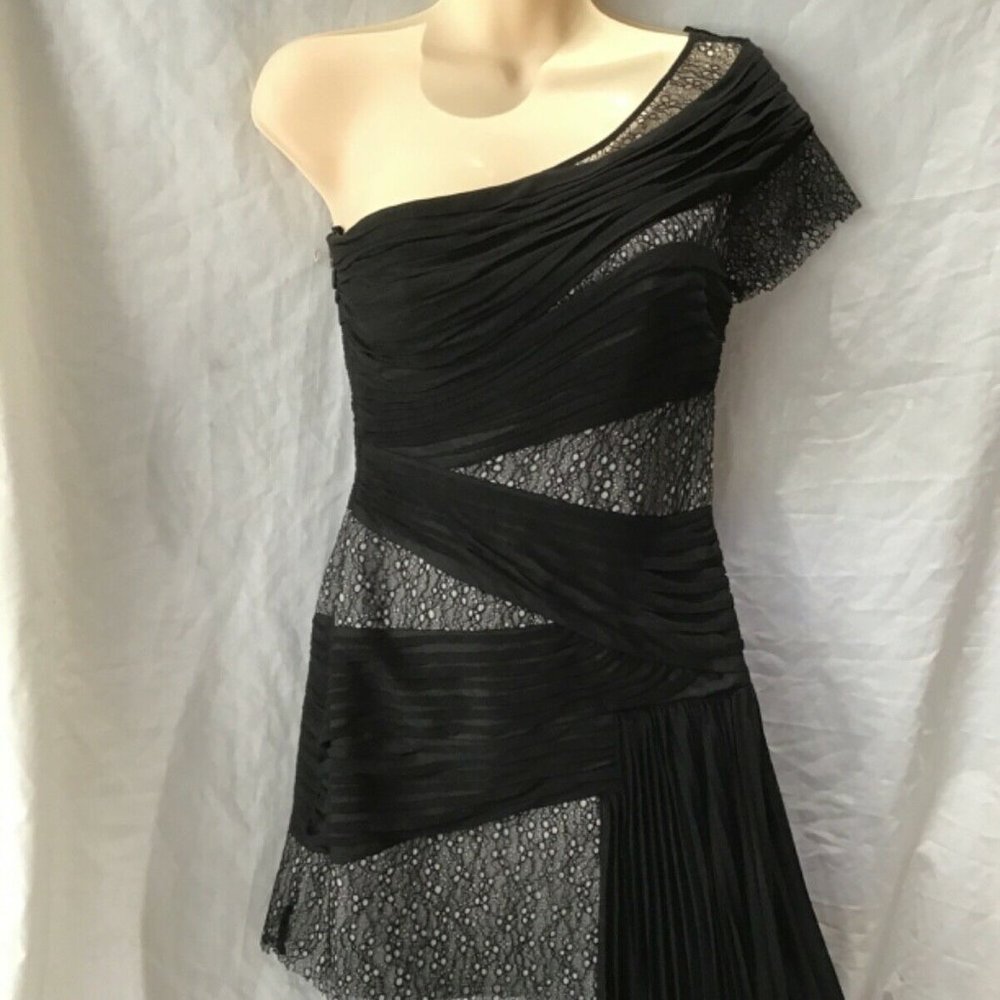 BCBG Maxi Zria Runway Off Shoulder Maxi Dress